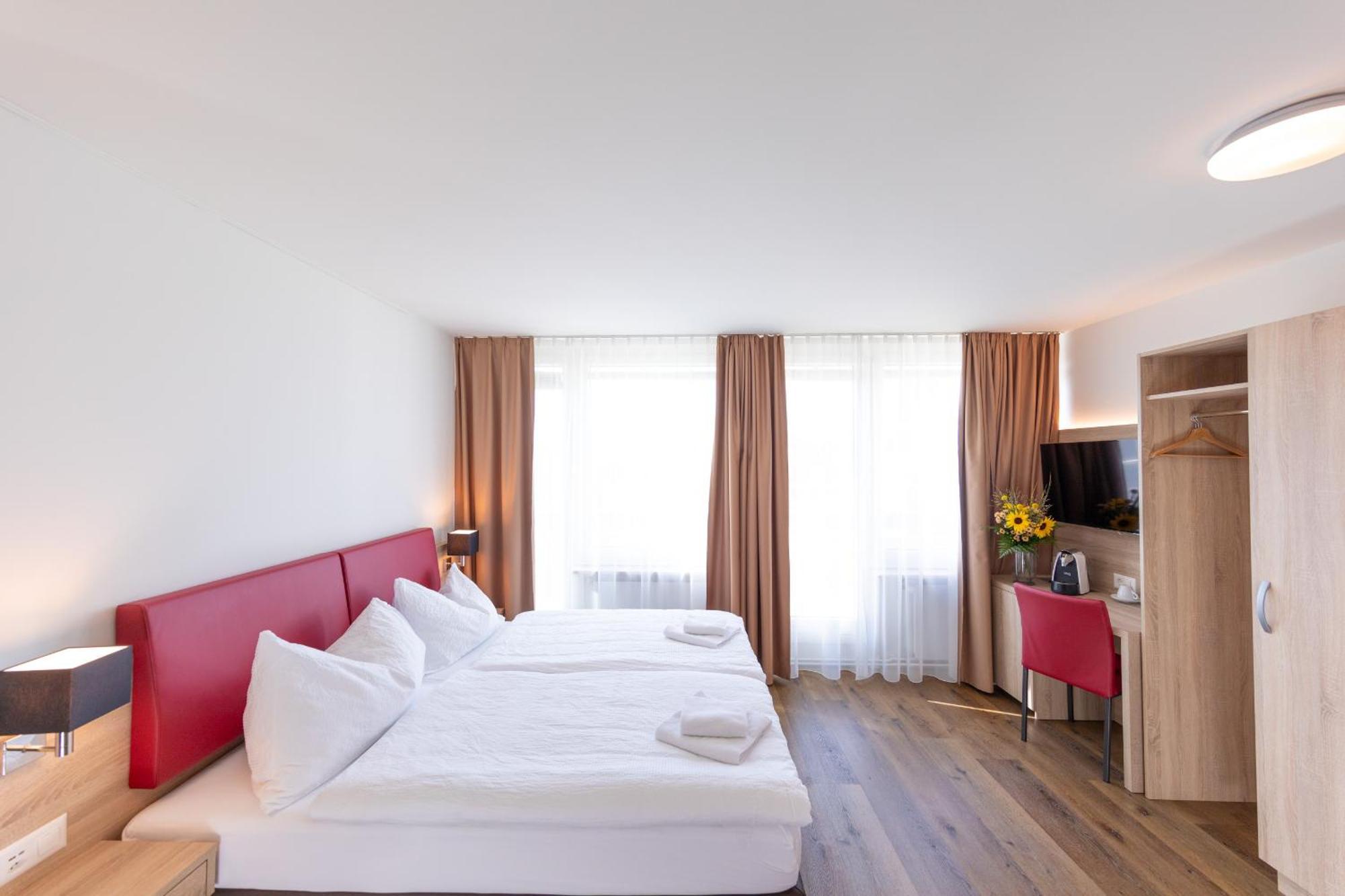 Alexander Hotel 3*